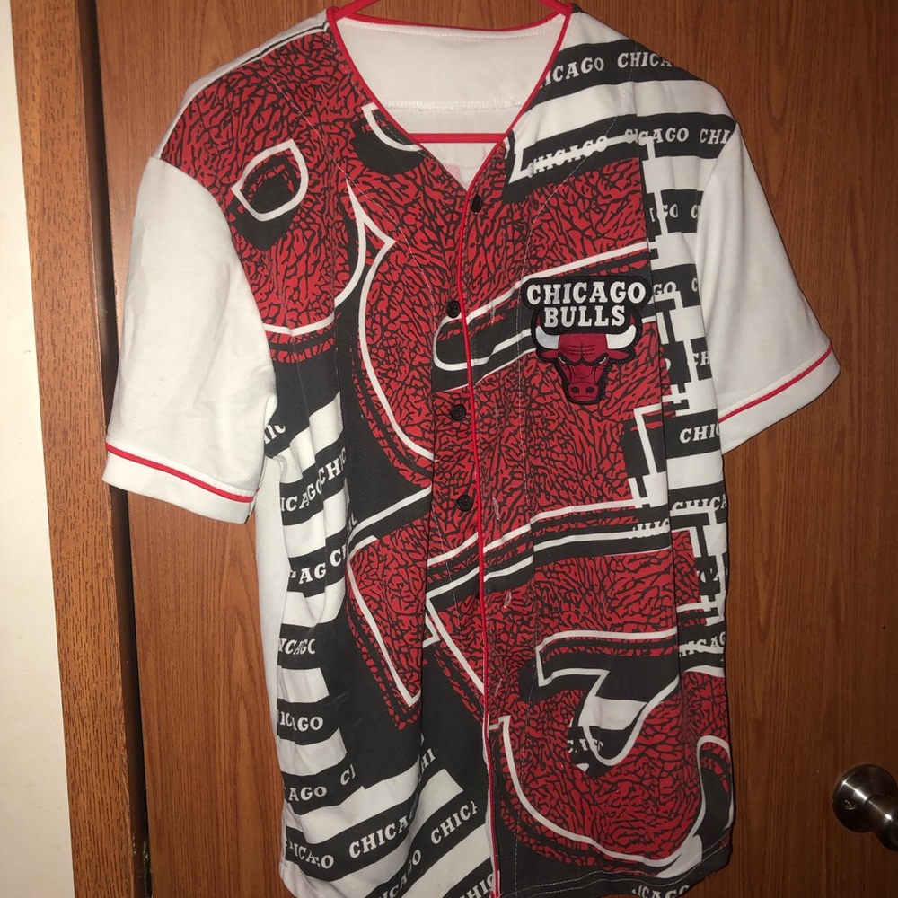 Bulls shirt and jersey